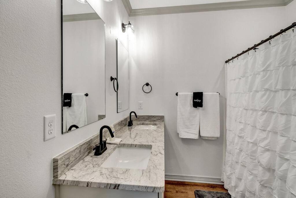 Alamo Luxury Living Up To 11 Villa Tyler Buitenkant foto